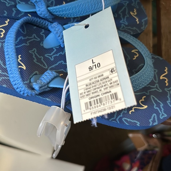 New with tags sandals. Size toddler large 9 to 10 cute blue with fish on them - Picture 7 of 8